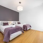 Elle Design By Ocvillas - Private Heated Pool And Jacuzzi فيلة البوفيرا